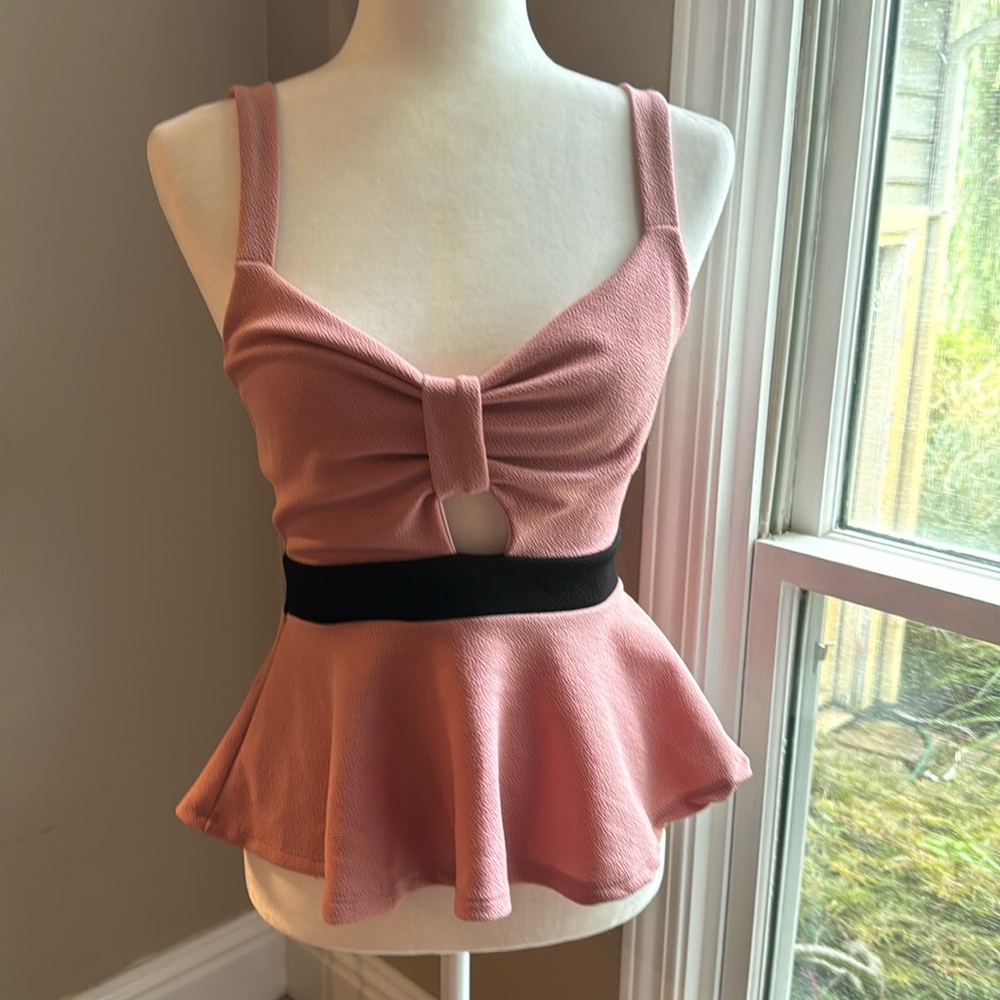 Cute little tank top, size medium